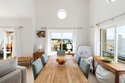 6 LIVING ROOM.jpg