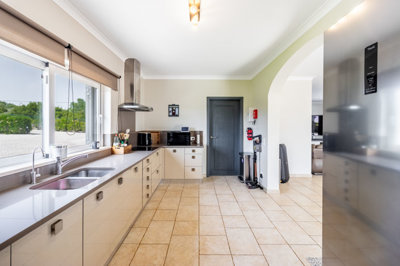 2 KITCHEN (3).jpg