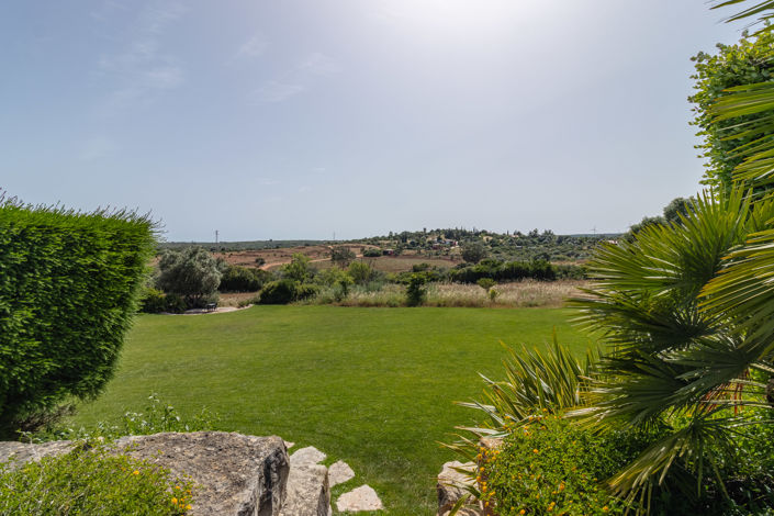 Image No.42-5 Bed Villa for sale
