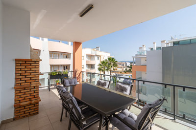 4 BALCONY (1).jpg