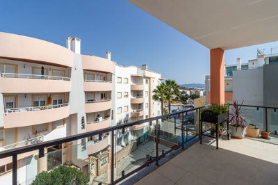 4 BALCONY (2).jpg
