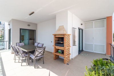 4 BALCONY (3).jpg