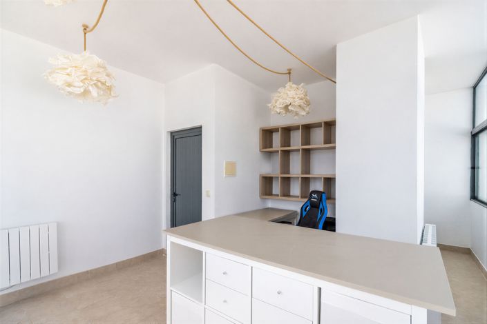 Image No.21-2 Bed Apartment for sale
