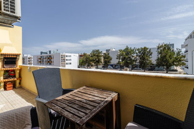 8 BALCONY.jpg
