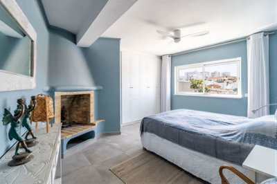 8 BEDROOM.jpg