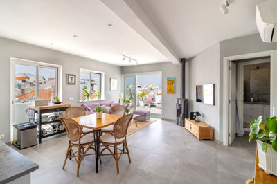 2 LIVING ROOM.jpg