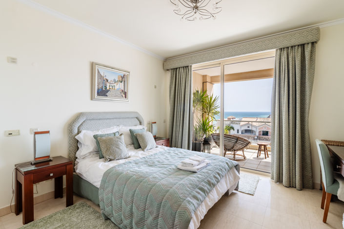 Image No.25-3 Bed Apartment for sale