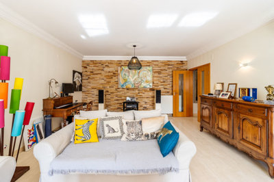 6.1 LIVING ROOM.jpg