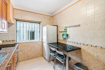 5 kitchen.jpg