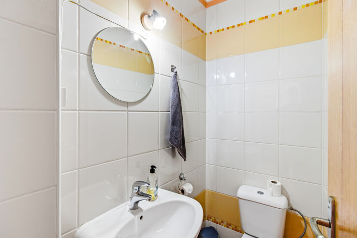 Image No.12-2 Bed Townhouse for sale