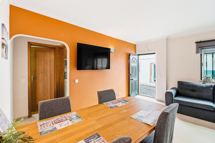 Image No.9-2 Bed Townhouse for sale