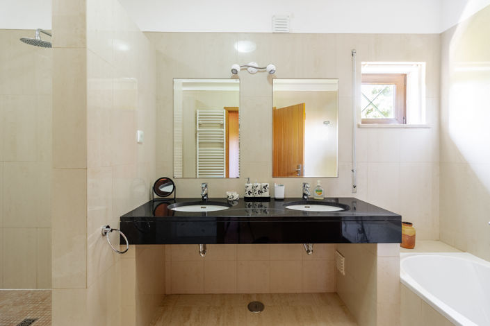 Image No.30-4 Bed Villa for sale