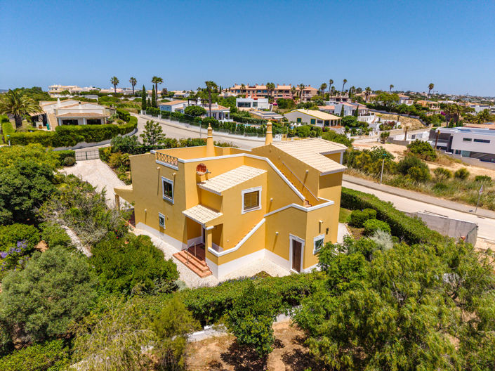 Image No.59-4 Bed Villa for sale