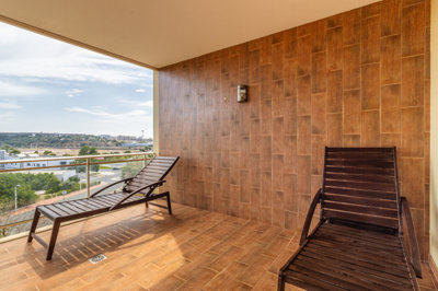 3 BALCONY (4).jpg
