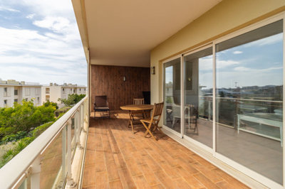 3 BALCONY (3).jpg