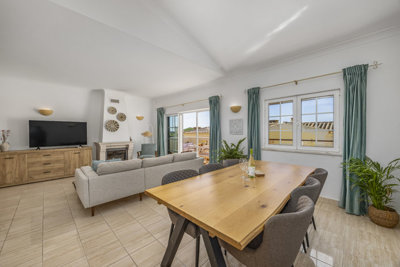 dining room 2.jpg