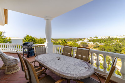 4 BALCONY (2).jpg