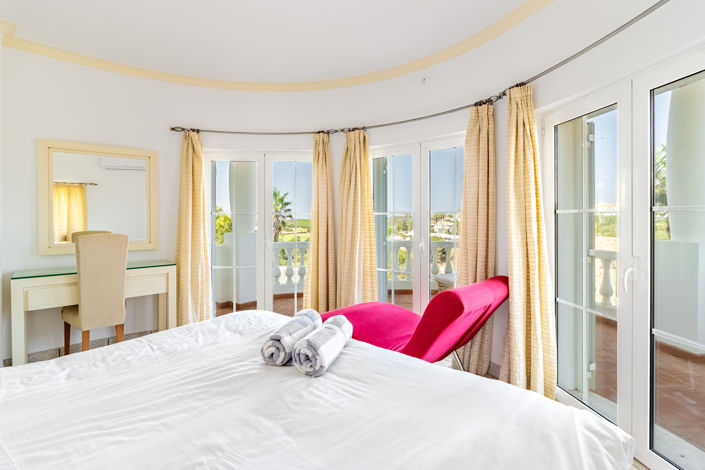 Image No.42-5 Bed Villa for sale