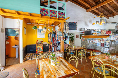 inside coffe (4).jpg