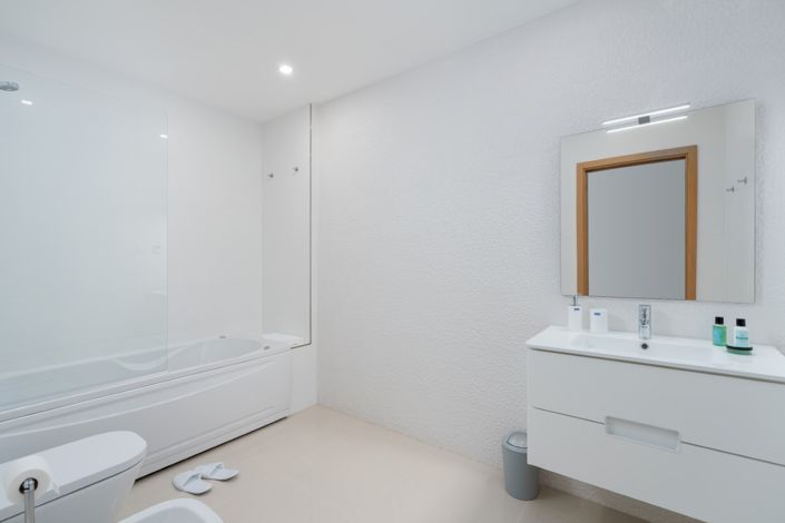 Image No.13-2 Bed Apartment for sale