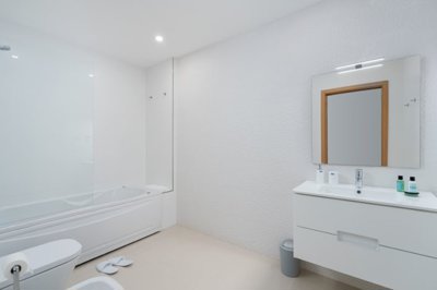 WC 2 (Large).jpg