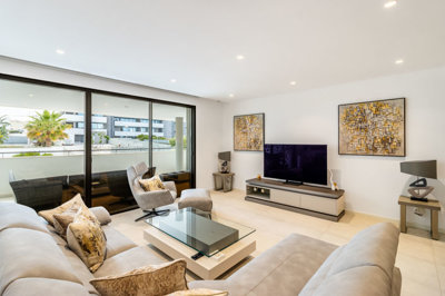 1 LIVING ROOM (1).jpg