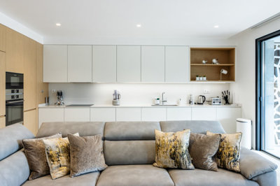 2 KITCHEN (1).jpg