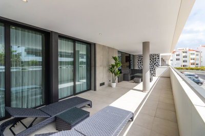 3 BALCONY (3).jpg
