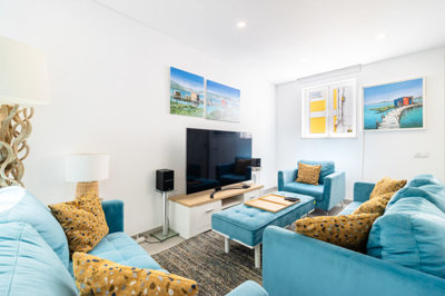 1 LIVING ROOM (2).jpg