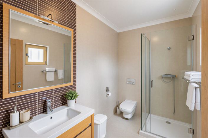 Image No.24-3 Bed Townhouse for sale