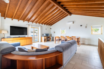 1 LIVING ROOM (2).jpg