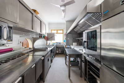 KITCHEN (2).jpg