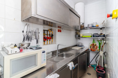 KITCHEN (3).jpg