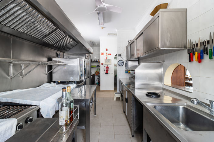 Image No.9-3 Bed Commercial for sale
