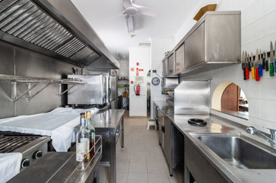 KITCHEN (1).jpg