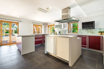4 kitchen (2).jpg