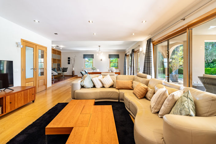Image No.3-4 Bed Villa for sale