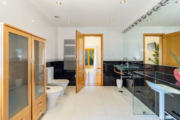 Image No.42-4 Bed Villa for sale