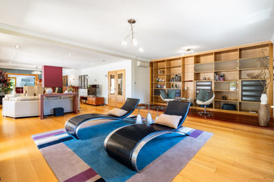 3 lounge room (1).jpg