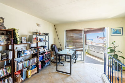2nd living room (2).jpg