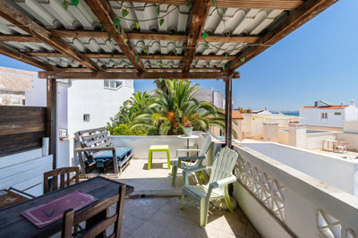 2nd balcony (1).jpg
