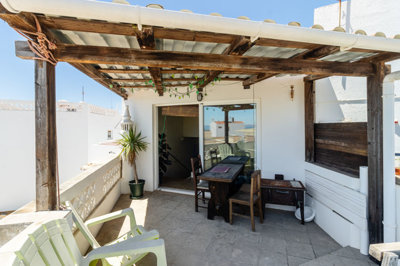 2nd balcony (5).jpg