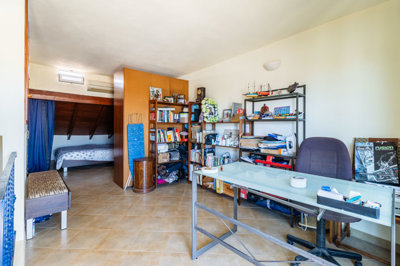 2nd living room (1).jpg