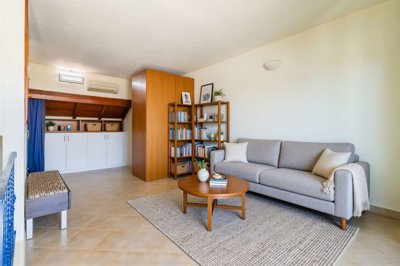 2nd Lounge Area.jpg