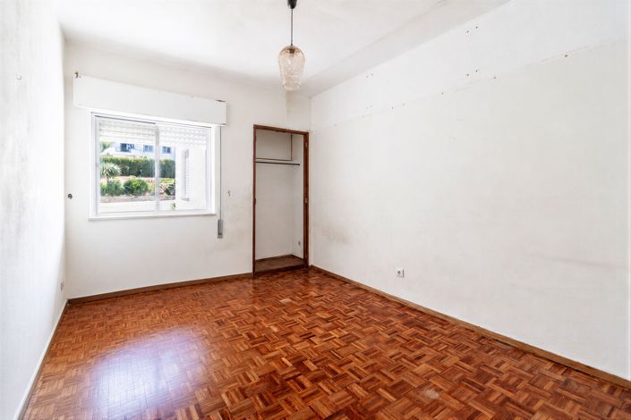 Image No.18-2 Bed Apartment for sale