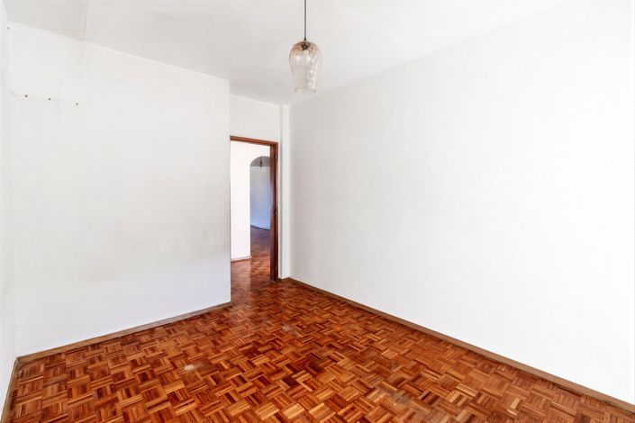 Image No.20-2 Bed Apartment for sale