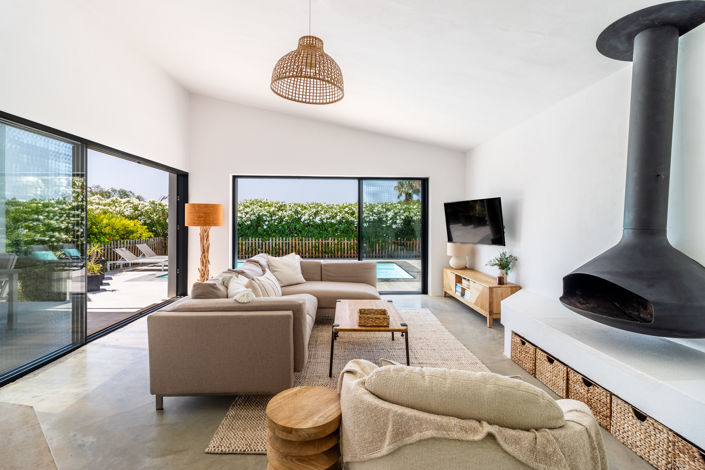 Image No.2-4 Bed Villa for sale