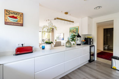 2 KITCHEN (3).jpg