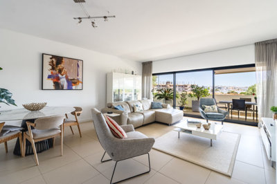 1 LIVING ROOM (1).jpg