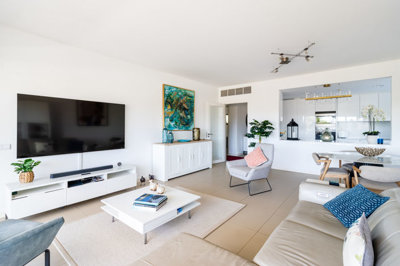 1 LIVING ROOM (4).jpg